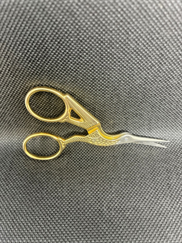 Vintage gold tone bird - gold,