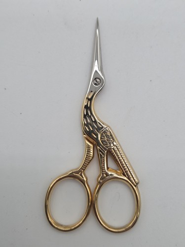 Gingher gold handled - 3.5", gold-handled